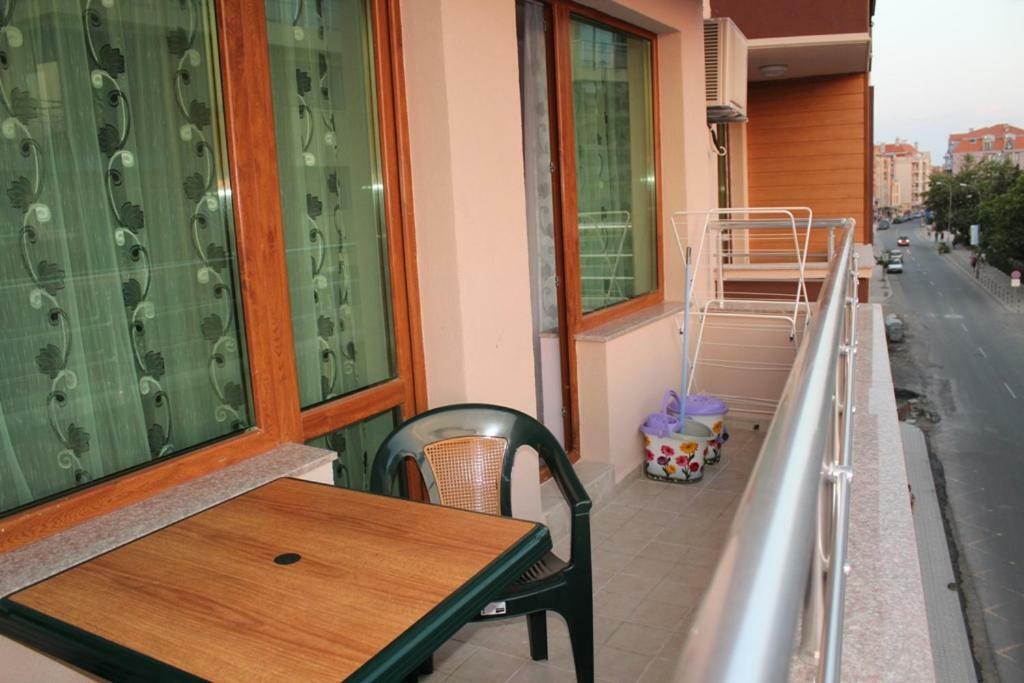 Paradise Day Pomorie Exterior photo